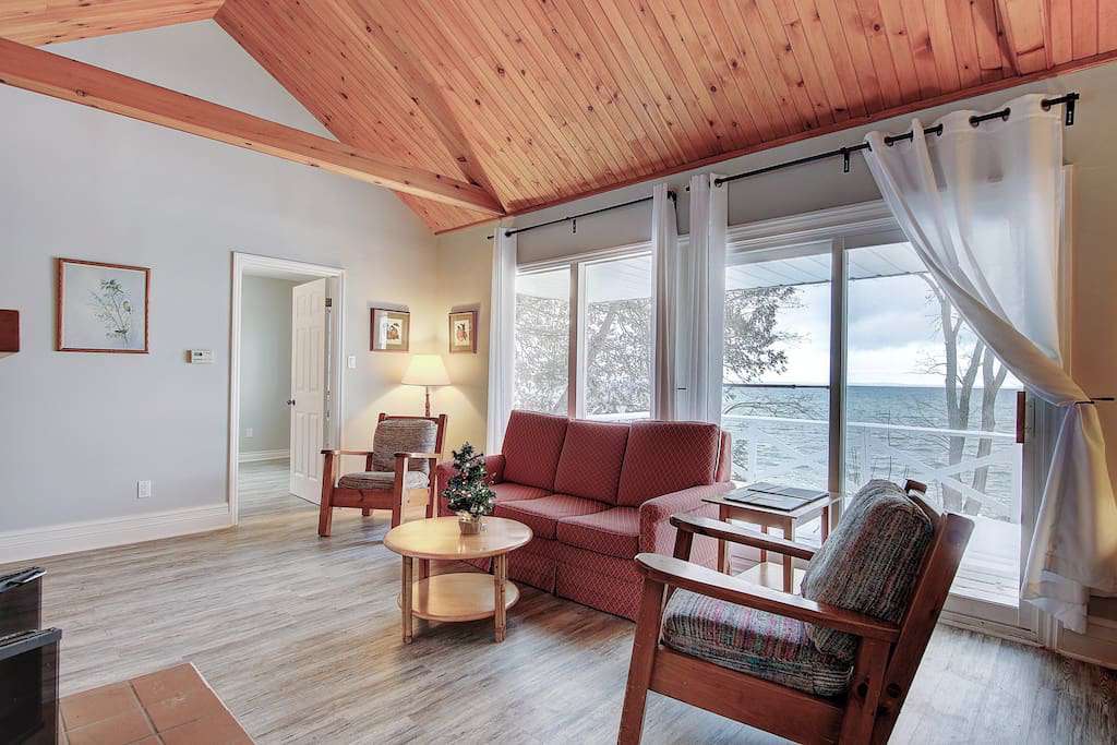 cottage room pic