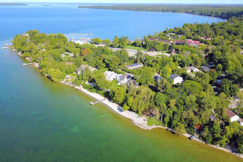 Only 5 minute walk to our beautiful lake!