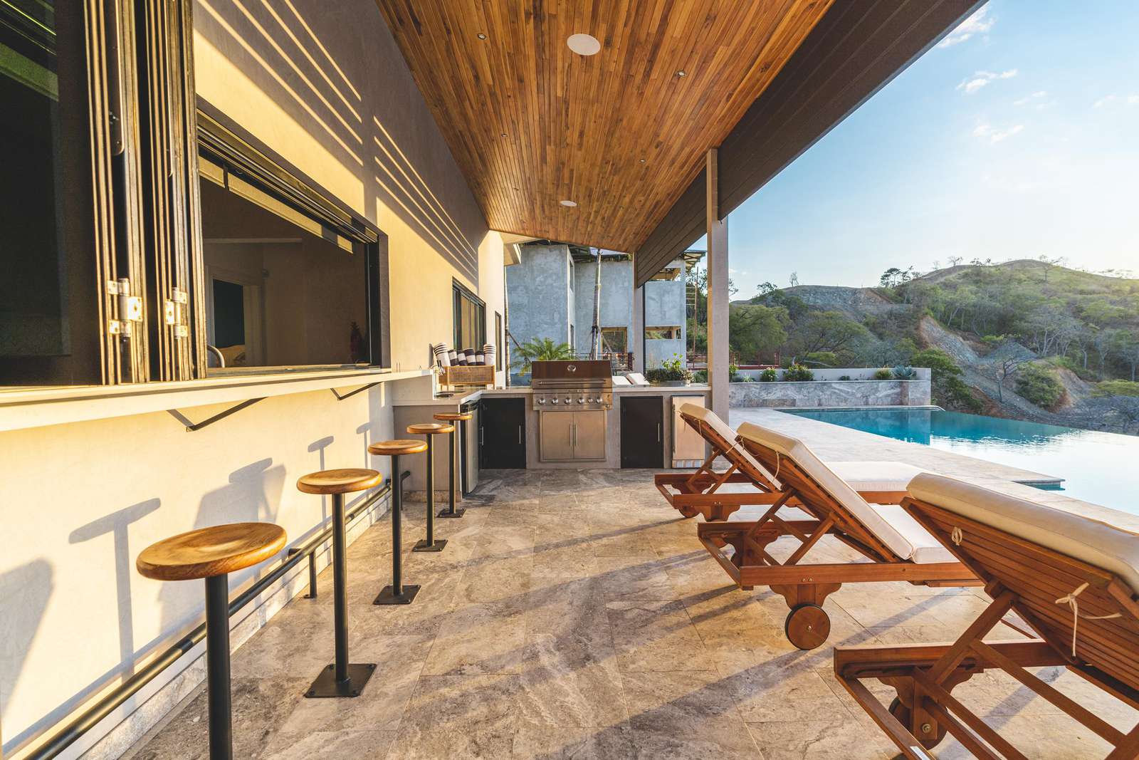Outdoor bar and lounge area
