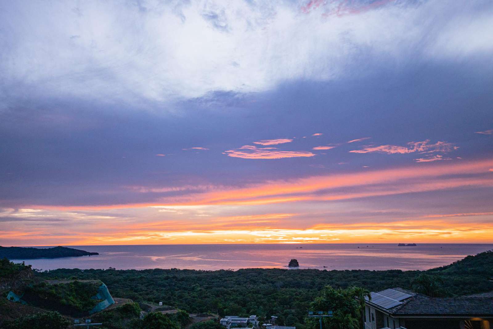 Casa Paraiso, amazing ocean and sunset views!