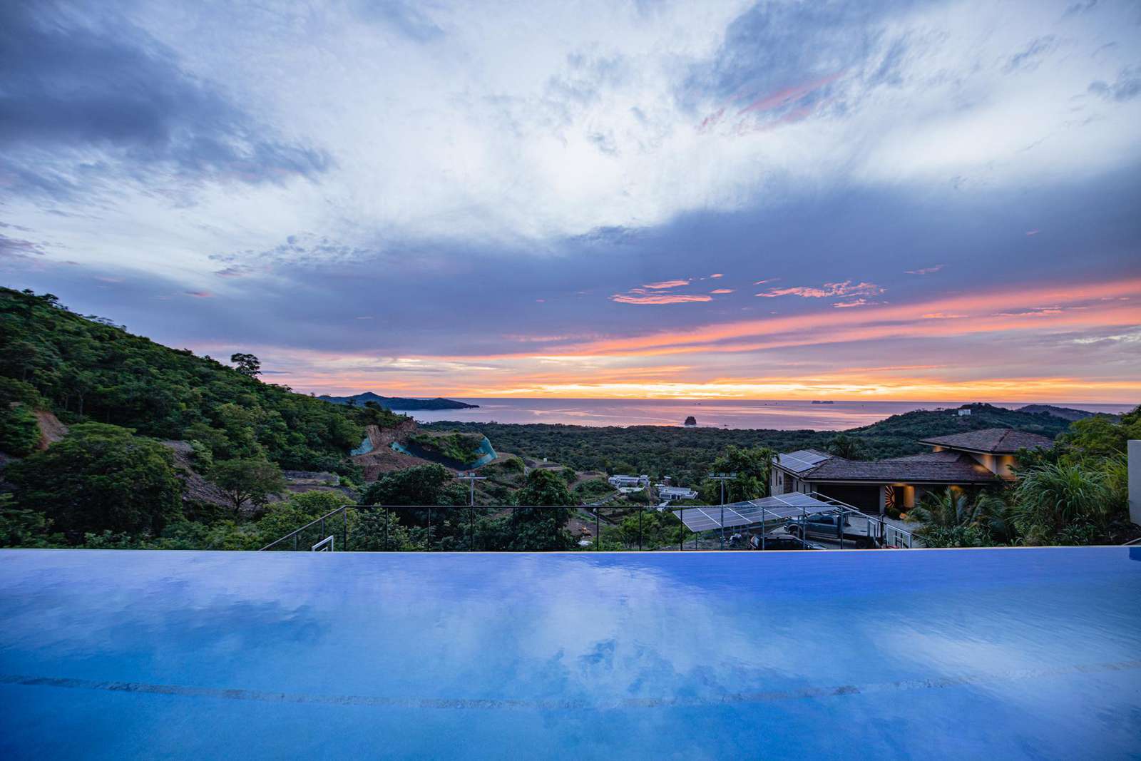 Casa Paraiso, amazing 180 degree ocean and sunset views! 25 Meter infinity lap pool!