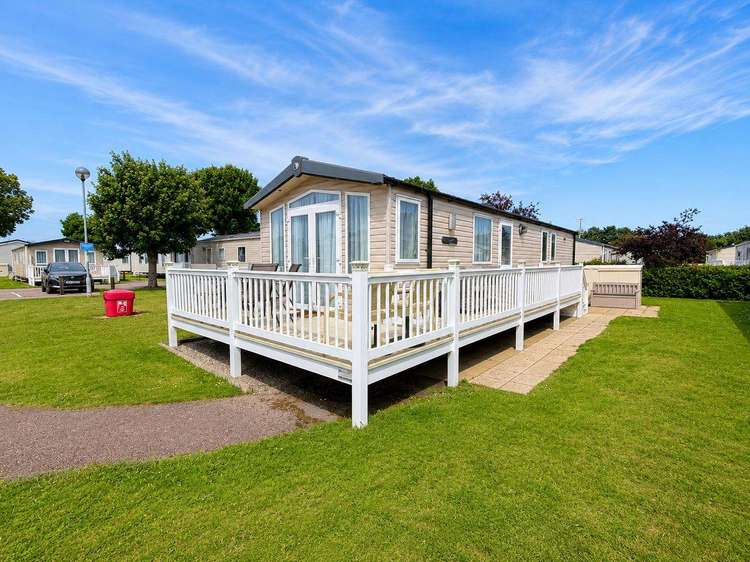 22039C⭐ – Clipper area, 3 bed, 8 berth caravan with decking. Diamond rated. Preview 0