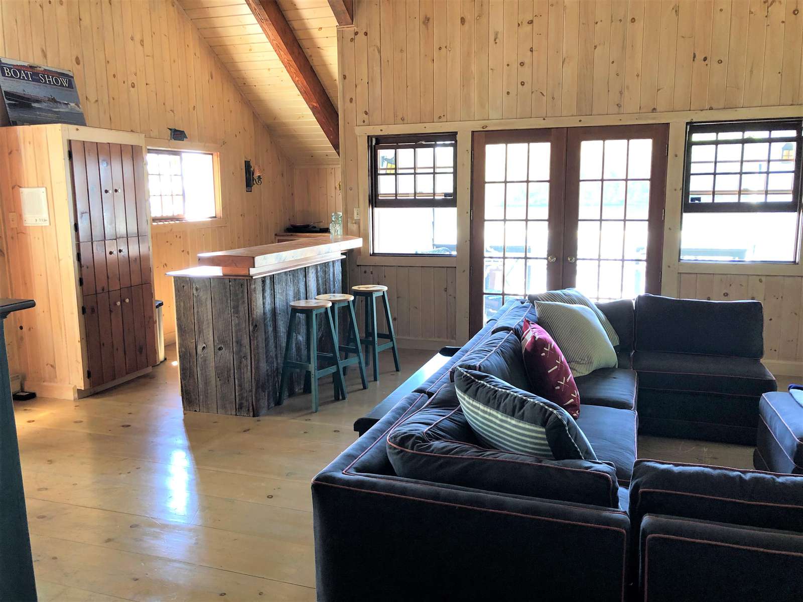 Boathouse - Living Room