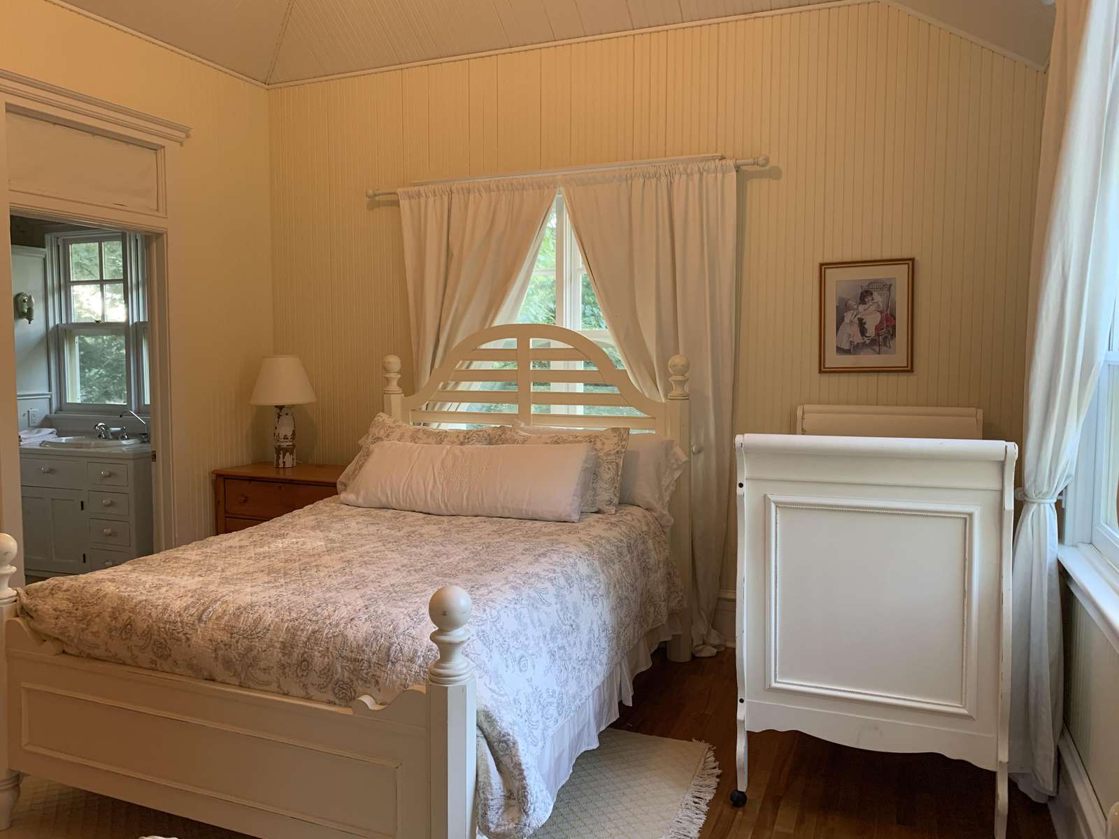Main Cottage - Bedroom #2