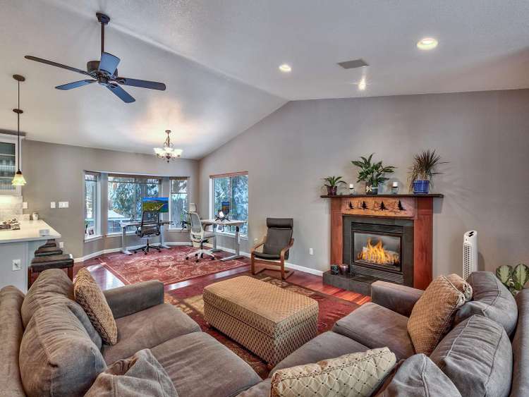 Narragansett Lodge 3 BR/ 2.5BA,Spa,15 Min to Ski Preview 0