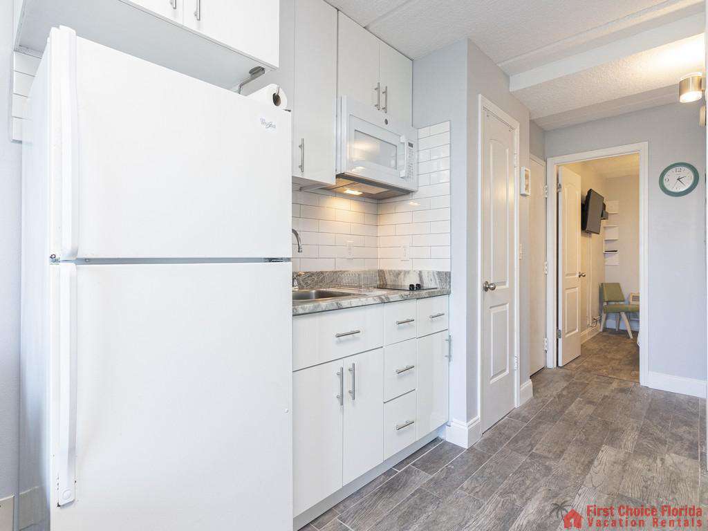 Beachers Lodge 131 Kitchen Area
