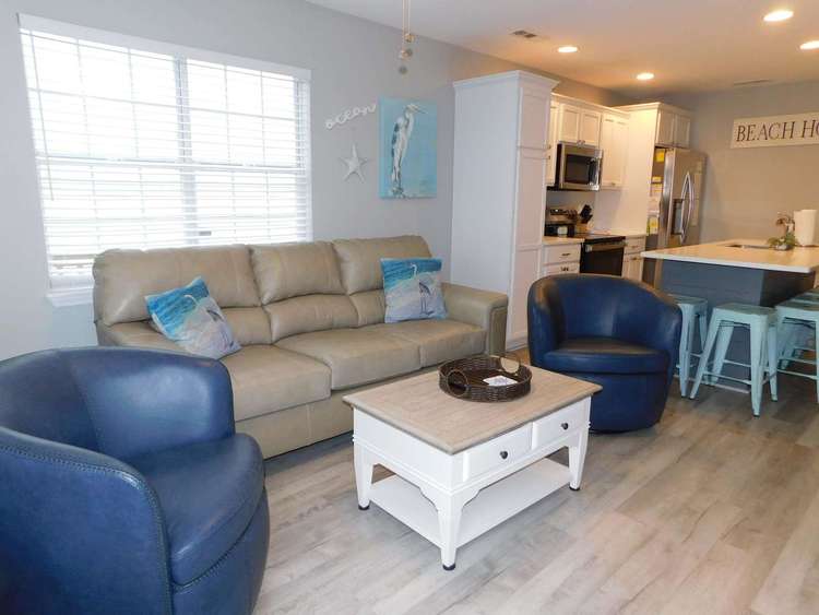 1114 Only steps from the Ocean, 2 King beds Complimentary golf cart Preview 0