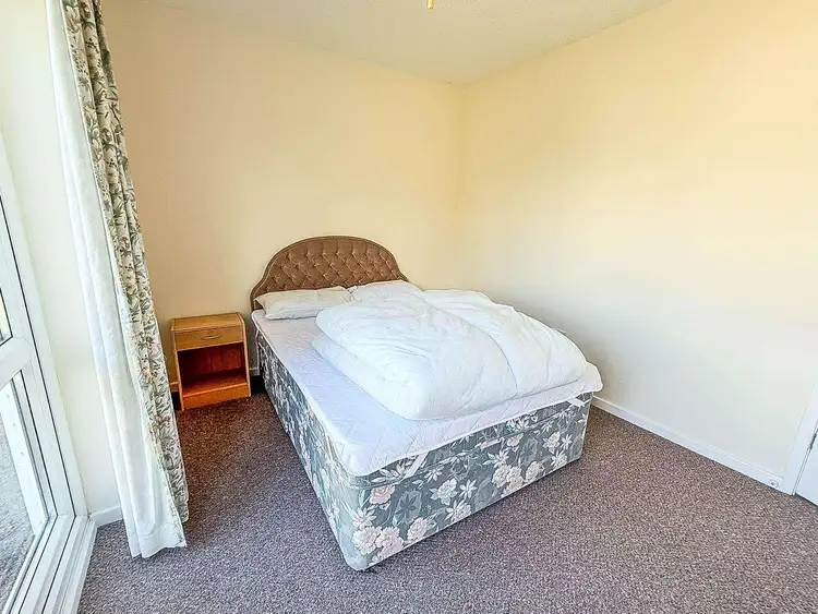 18192B⭐ – Bermuda, 3 bed, 8 berth chalet with D/G & heaters throughout. Ruby rated. Preview 4