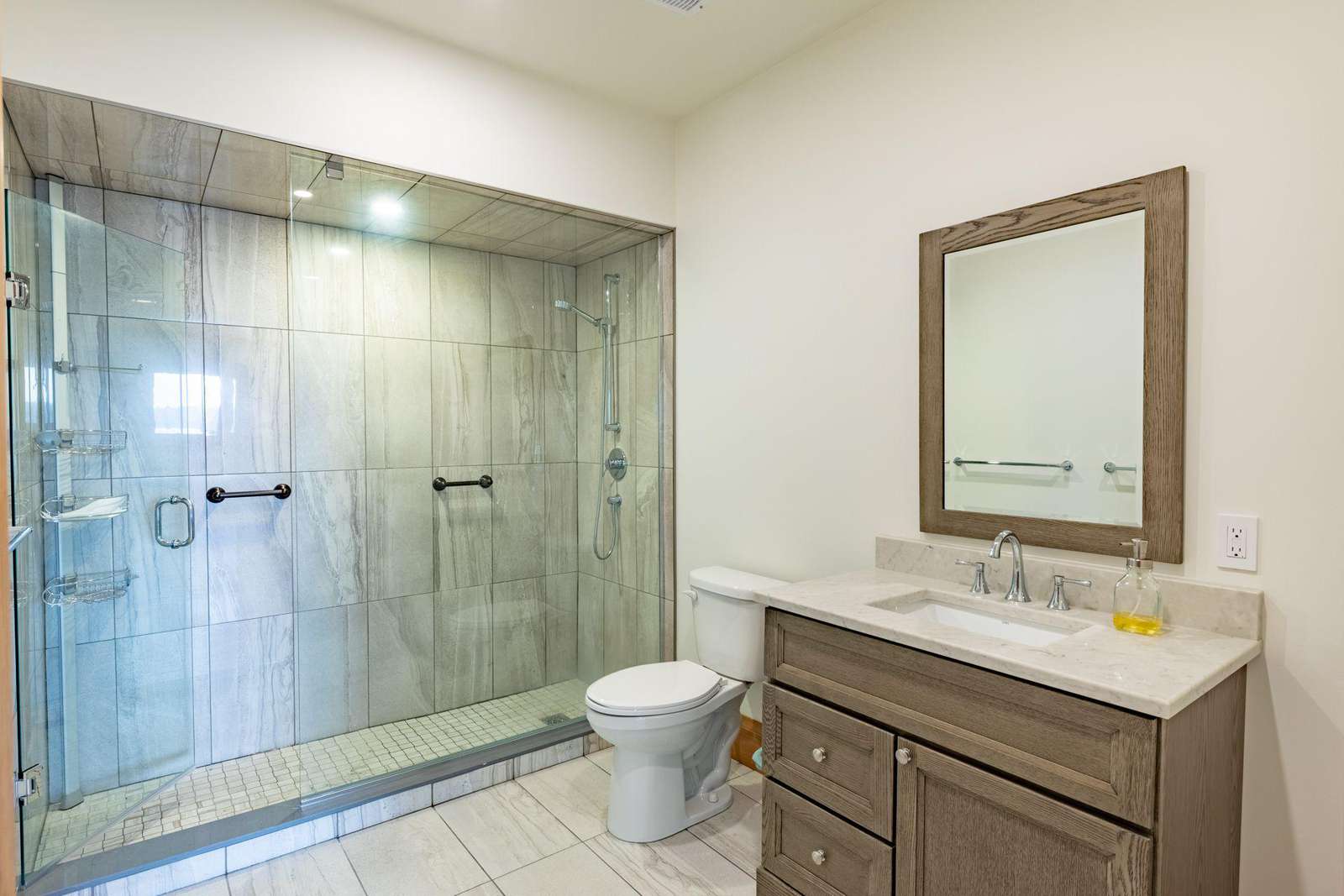 Lower Level - 3-piece bathroom