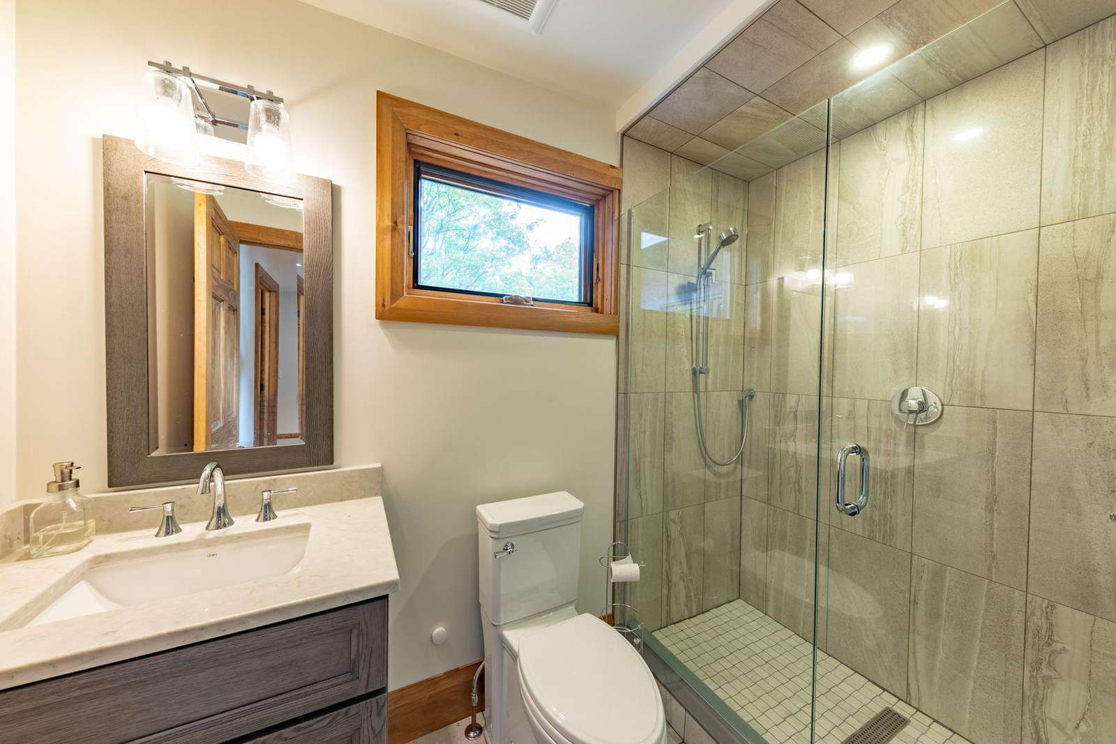 Second Floor - 3-piece bathroom