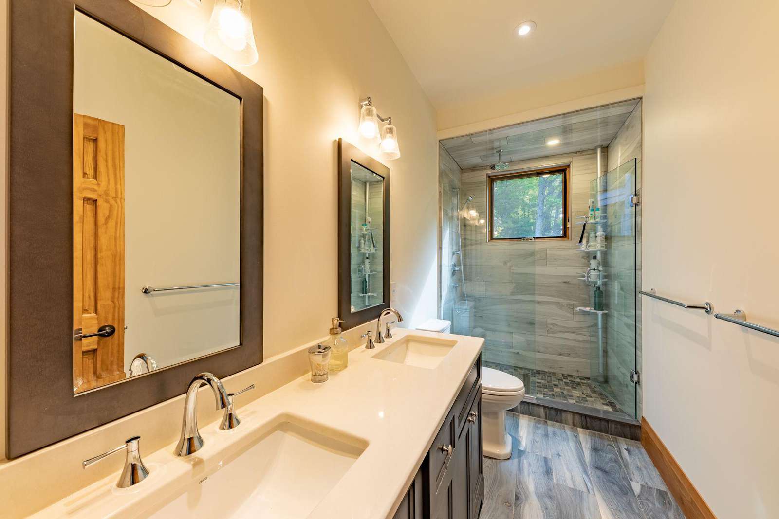 Main Floor 4-piece bathroom Master Ensuite