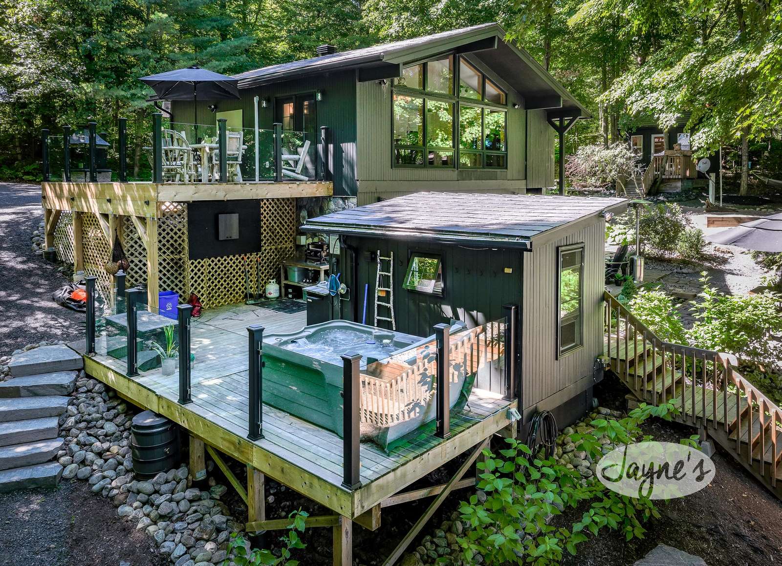 Treehouse - Lake Side