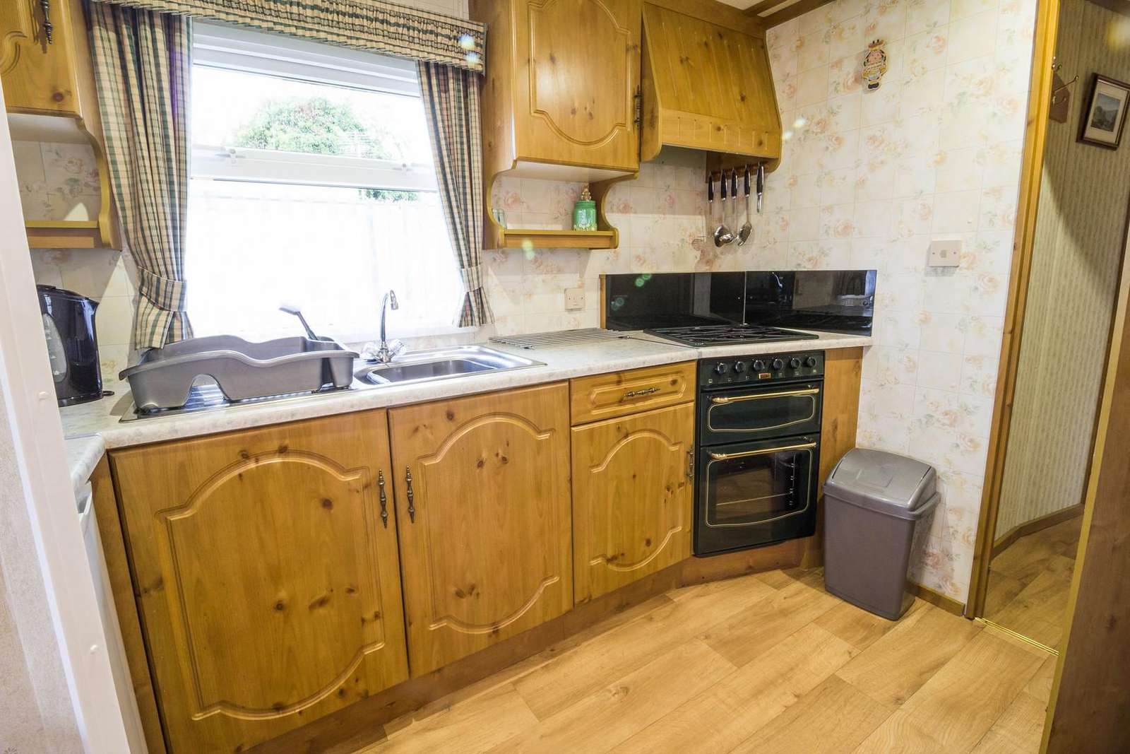 Well equipped caravan for hire at Breydon water holiday park.