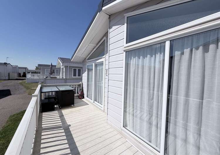 45009MV⛱️(area D), 2 bed, 6 berth lodge with decking. Diamond rated. Preview 1