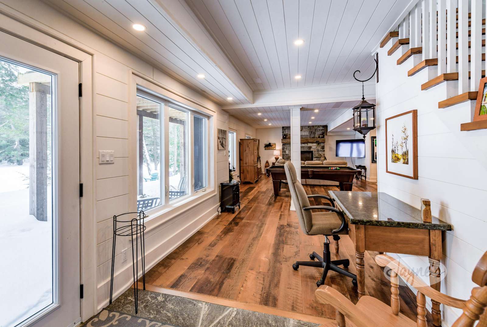 Lower Level & Desk
