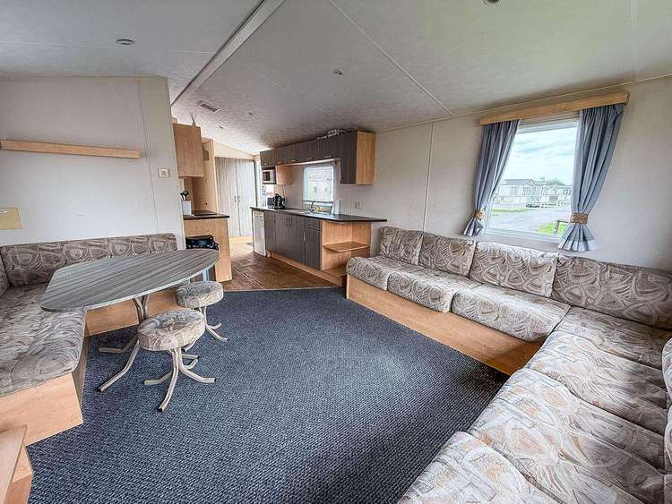 28039CW⭐ – Constable Way, 3 bed, 8 berth caravan with decking. Emerald rated. Preview 5