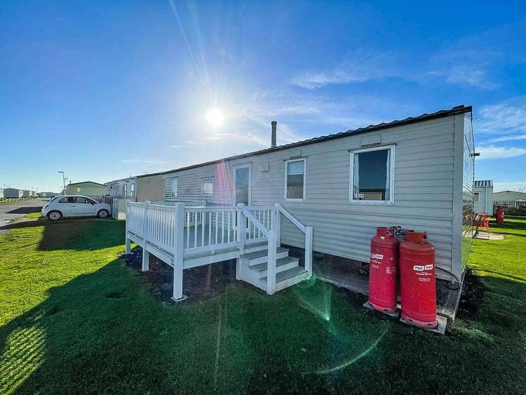 28039CW⭐ – Constable Way, 3 bed, 8 berth caravan with decking. Emerald rated. Preview 0