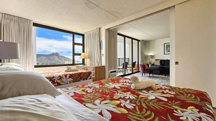 ALOHA-WAIKIKI OCEAN VIEWS, POOL, FREE PARKING, SLEEP 4 and MORE!!! WB28 Preview 0