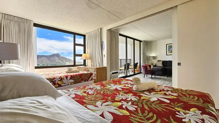 ALOHA-WAIKIKI OCEAN VIEWS, POOL, FREE PARKING, SLEEP 4 and MORE!!! WB28 Preview 0