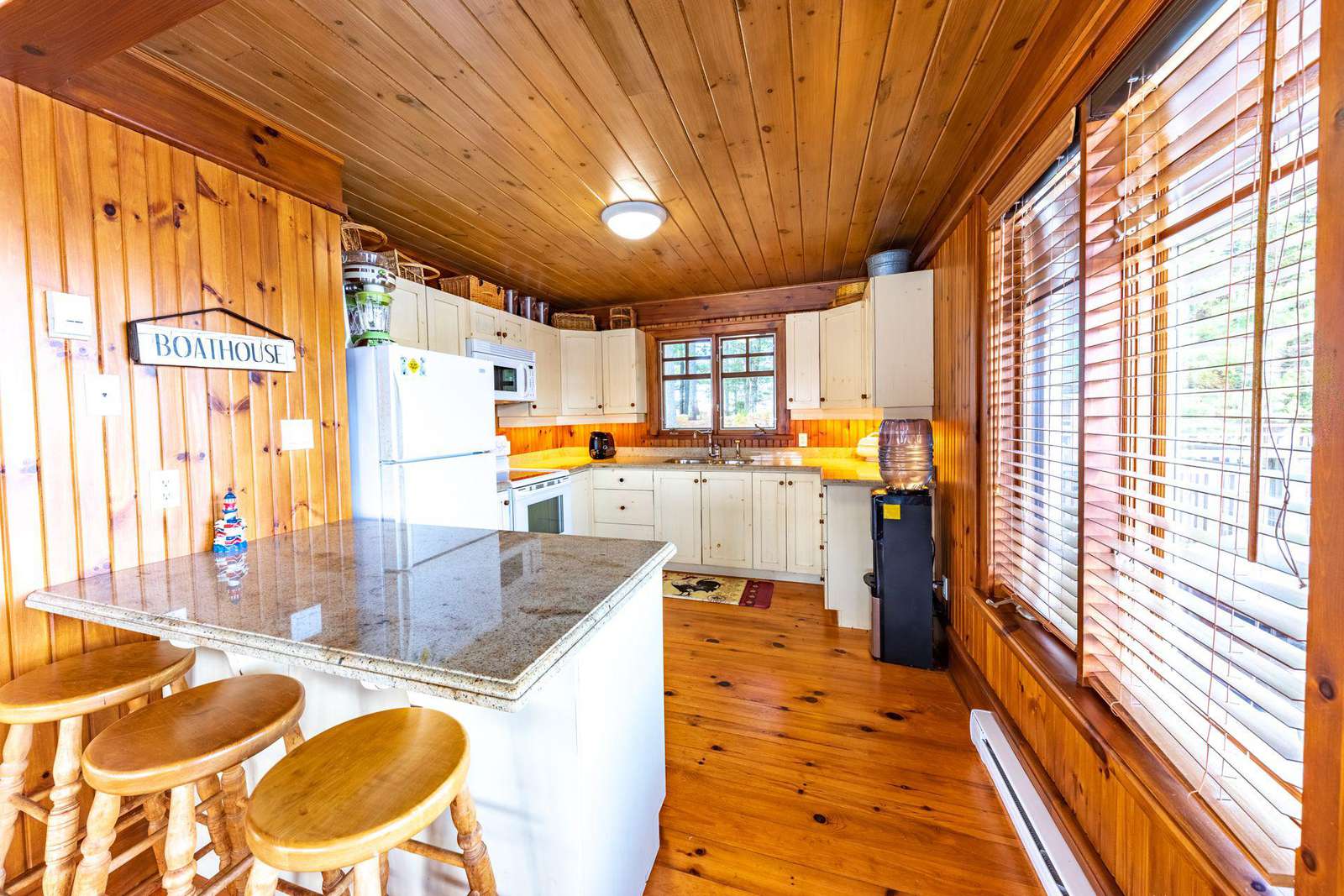 Boathouse - Kitchen