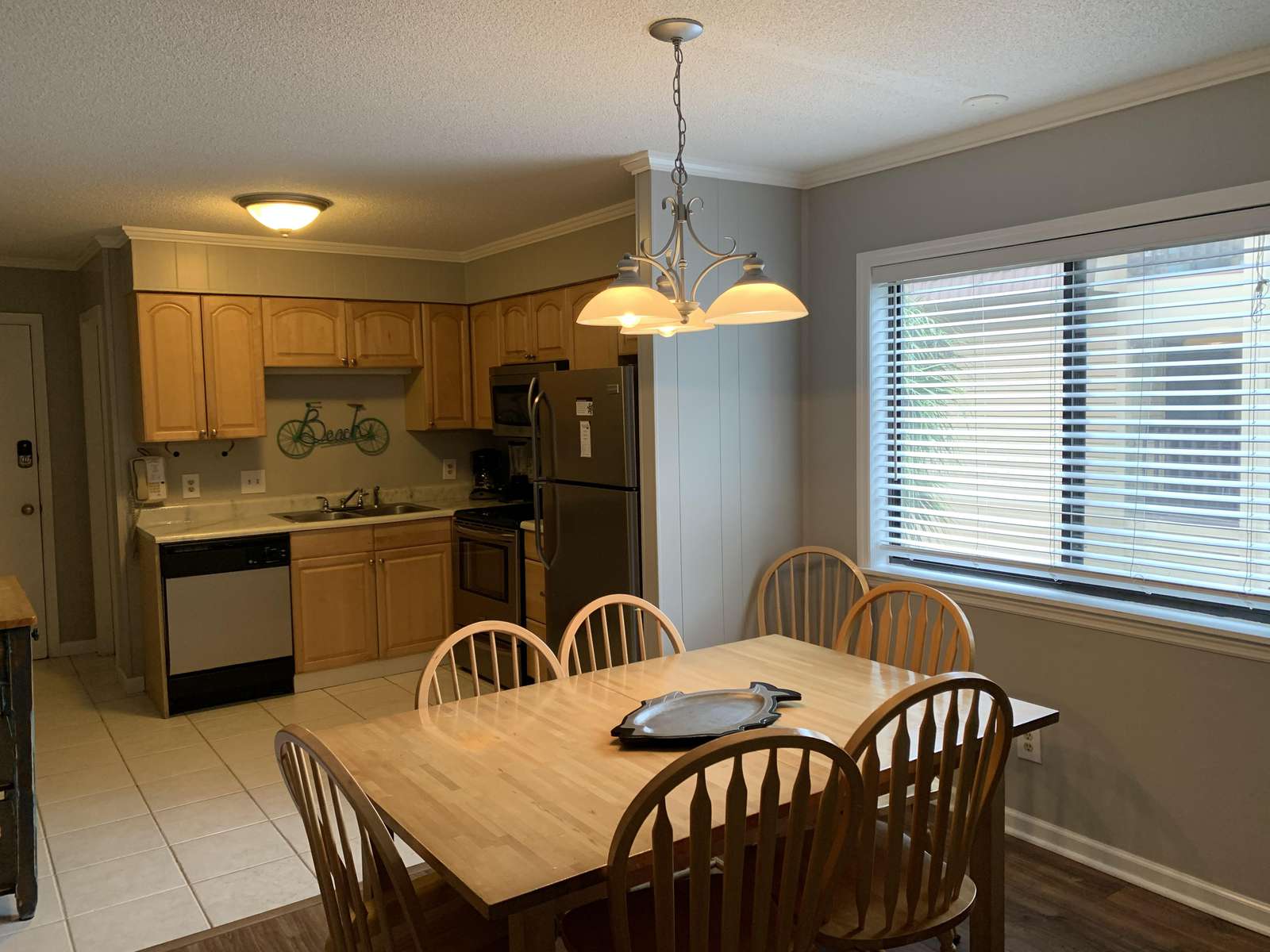 Full size table with seating for 6