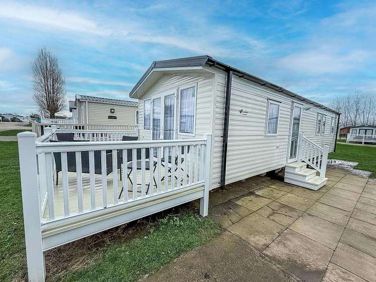 23006W⛱️ – Windsor area, 3 bed, 8 berth caravan with decking, D/G and C/H. Opal rated. Preview 0