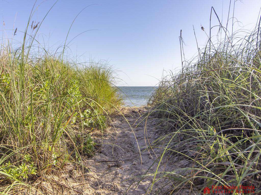 Seaside Retreat - Beach Path