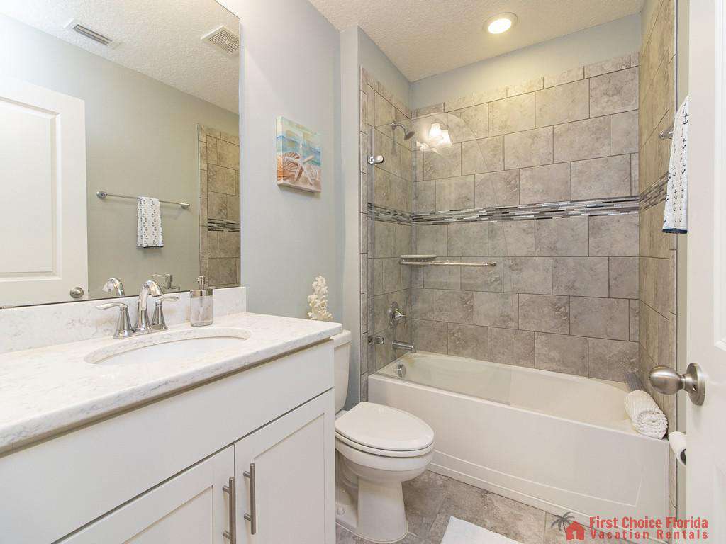 Seaside Retreat - Guest Bathroom