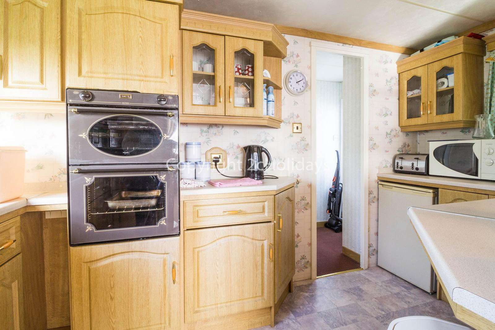 Come and stay in this private accommodation at California Cliffs Holiday Park.