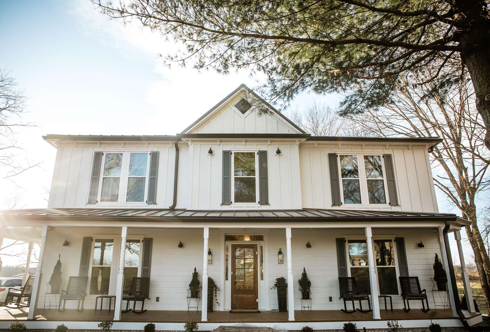 The Homestead at Dant Crossing is a 5-bedroom historic farmhouse with views of our 12-acre lake. This beautiful Bed &amp; Breakfast is within walking distance of all campus amenities.