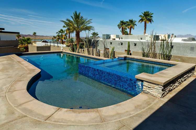 Regal Eagle w/ Pool + Spa + Golf Preview 0