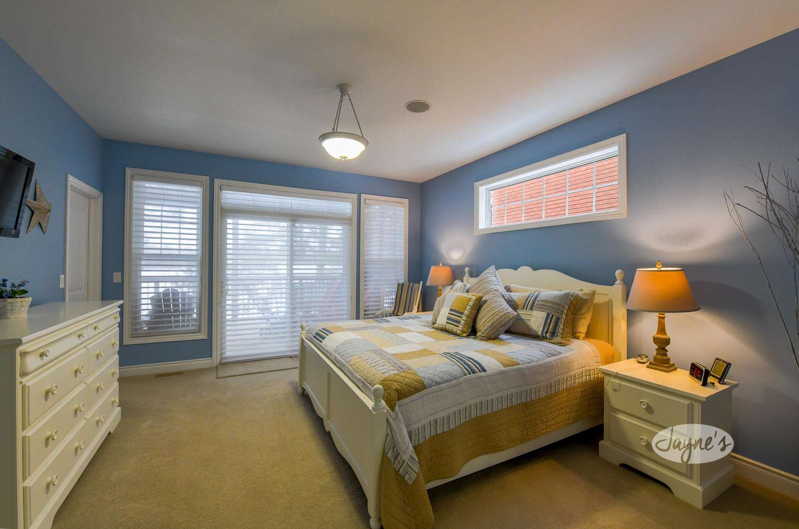 Master Bedroom - Main Level