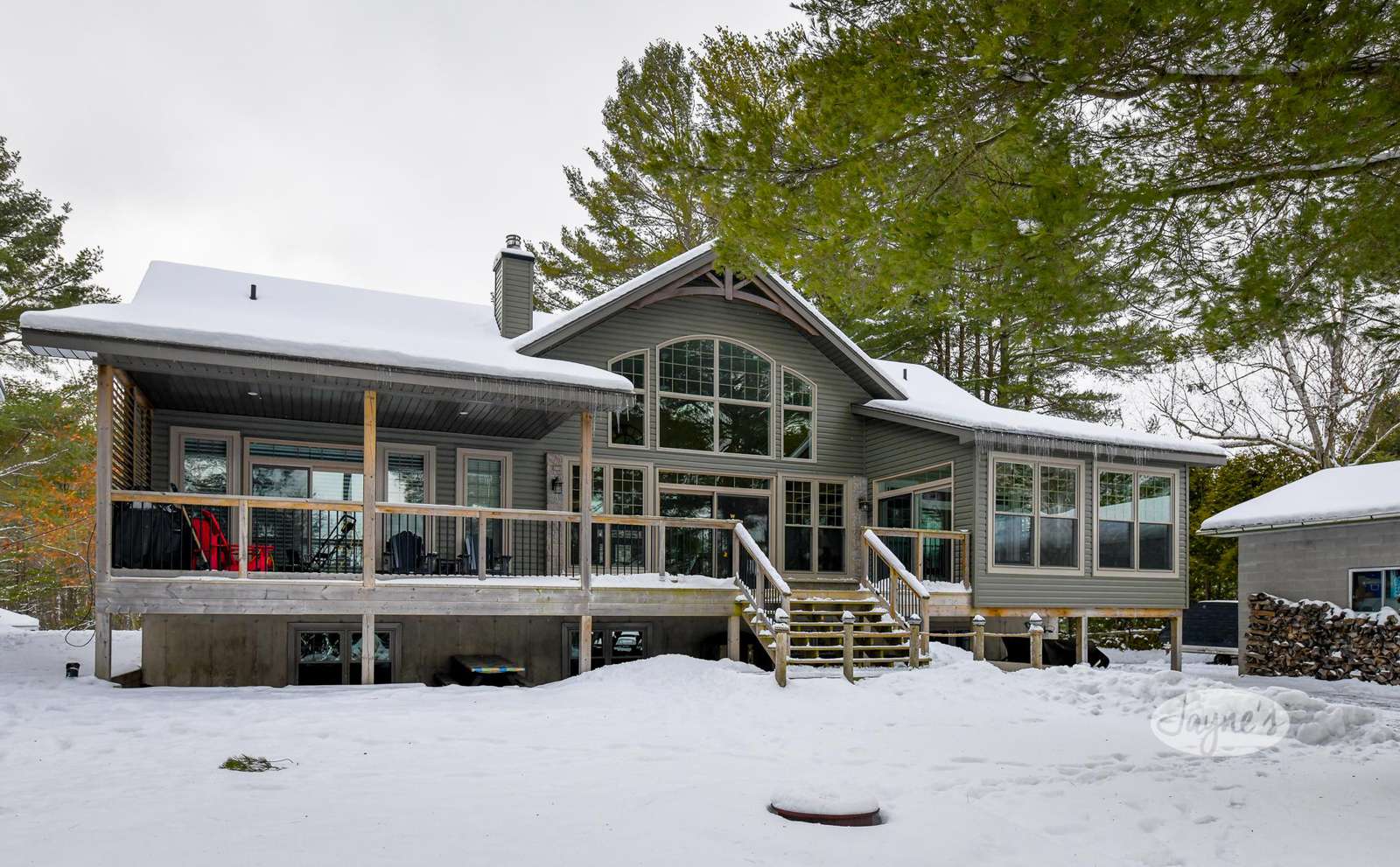 Cottage - Lake Side
