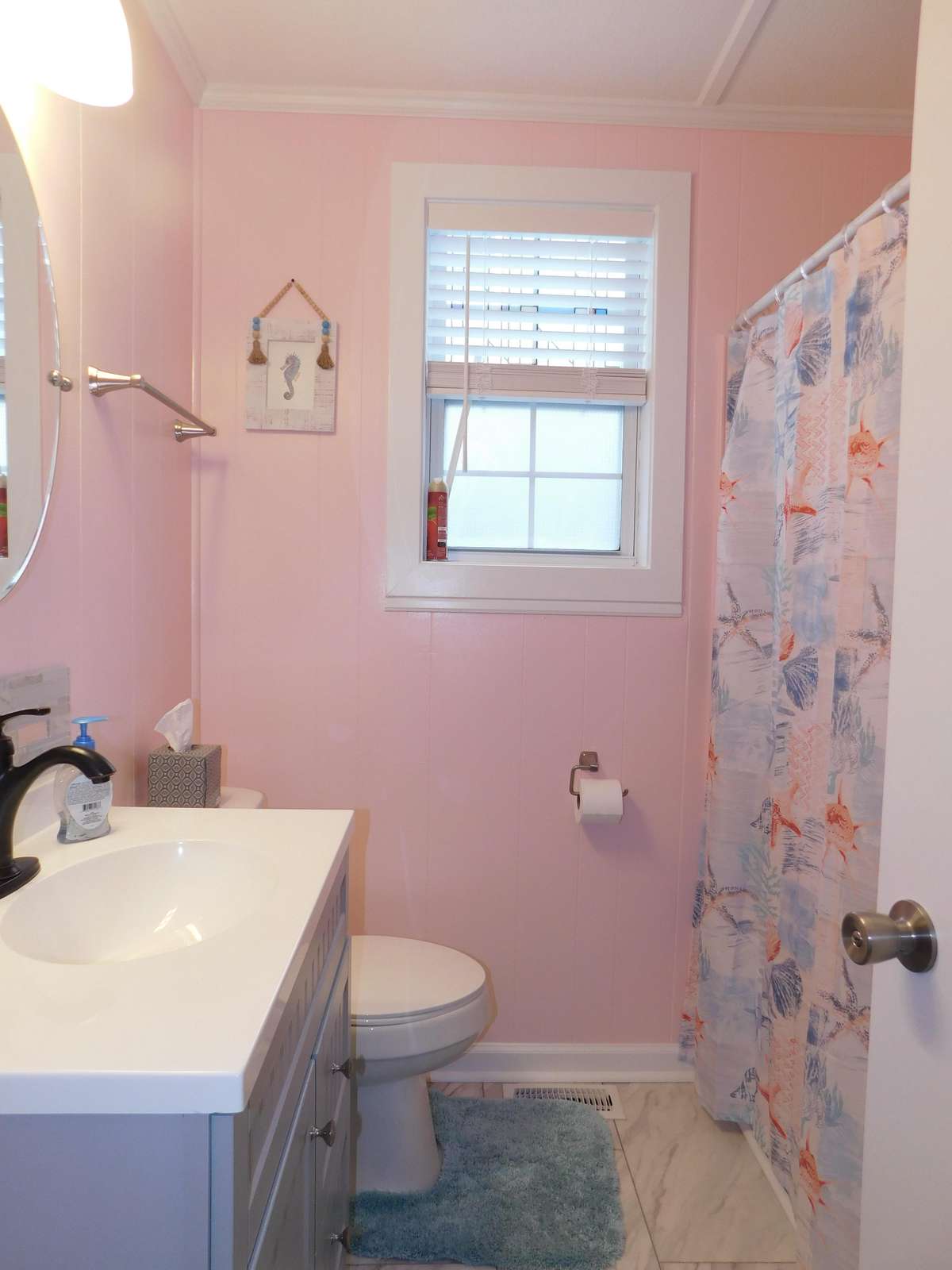 Full hall bath