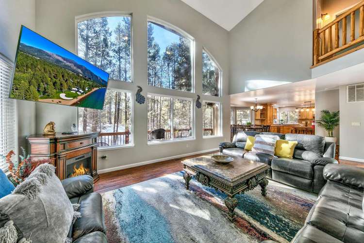 Cattlemans Lodge -6BR/3BA, Spa, Pool Table Preview 0