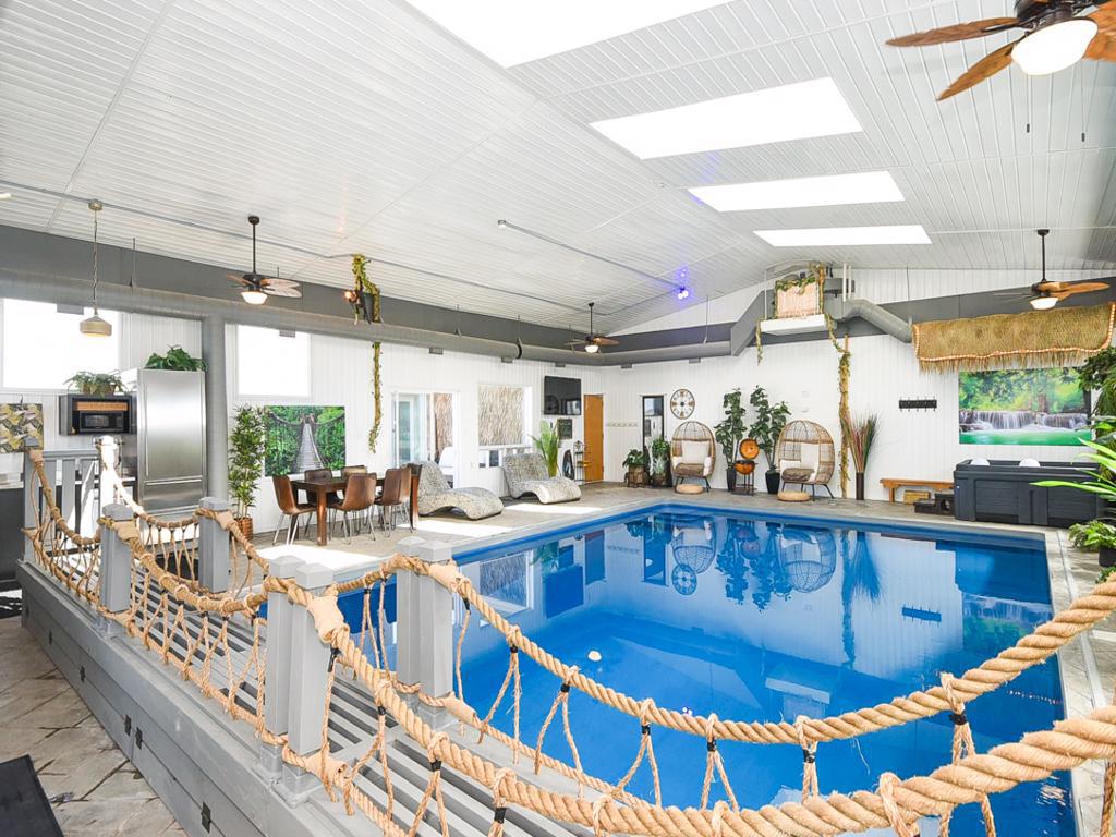 Vacation Rentals Ottawa Pool Staycations