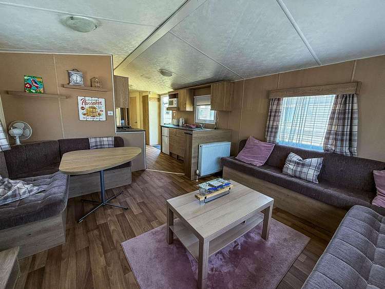 17175P⭐ – Pines area, 3 bed, 8 berth caravan with D/G & C/H. Opal Rated. Preview 4