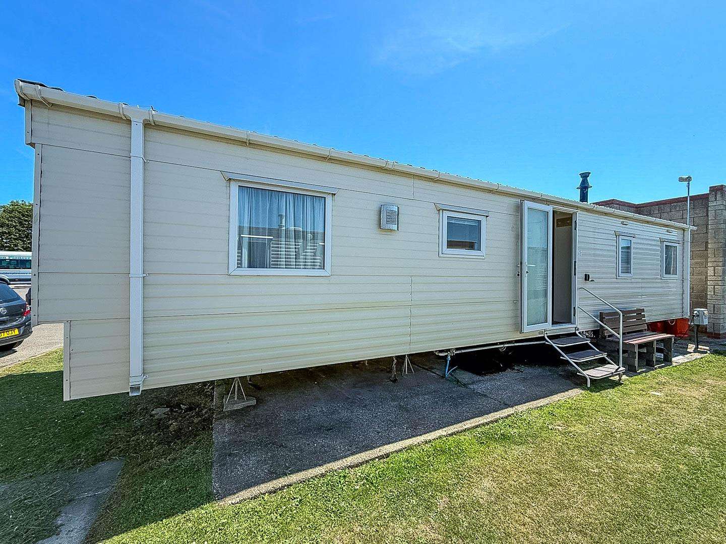 Make the most of your August bank holiday with a 3 bedroom, 8 berth caravan at Naze Marine Holiday Park Walton, ideal for family holidays 2026. - property