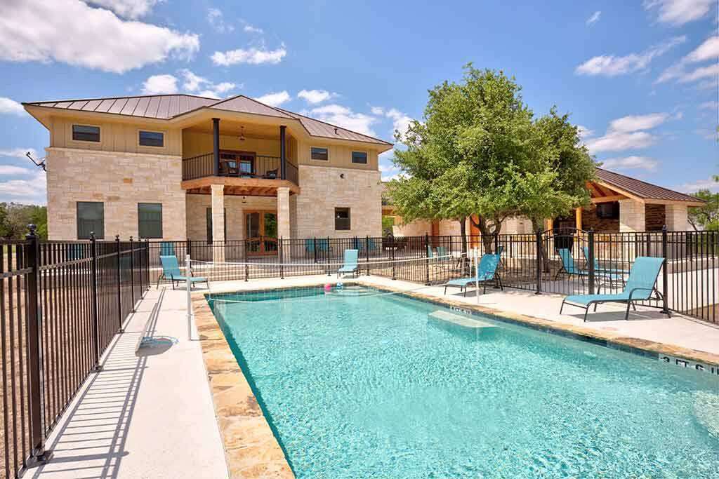 Neon Moon Concan Golf Course Luxury With A View Frio River Casa Rio 