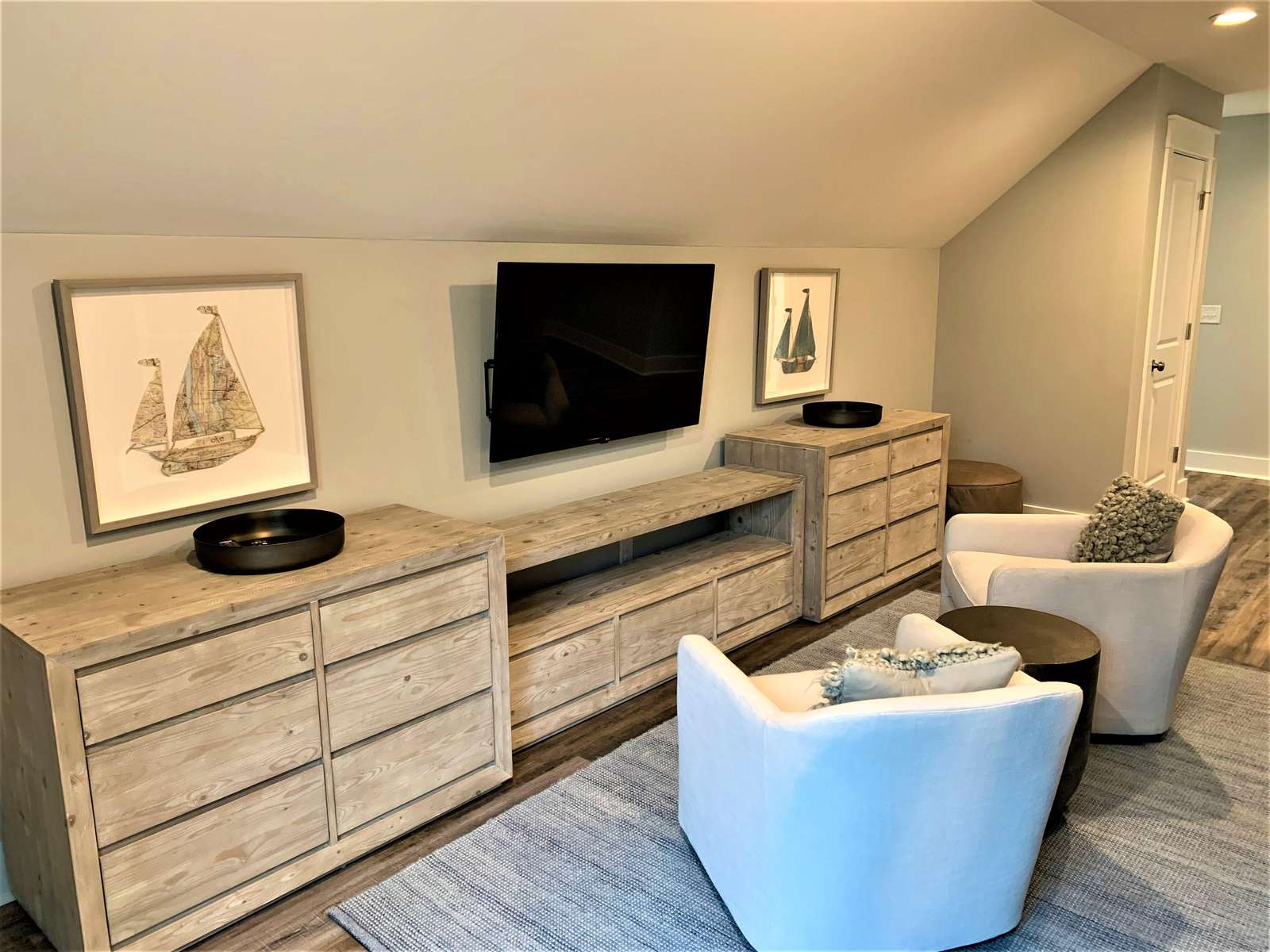 Bunkroom Entertainment Area