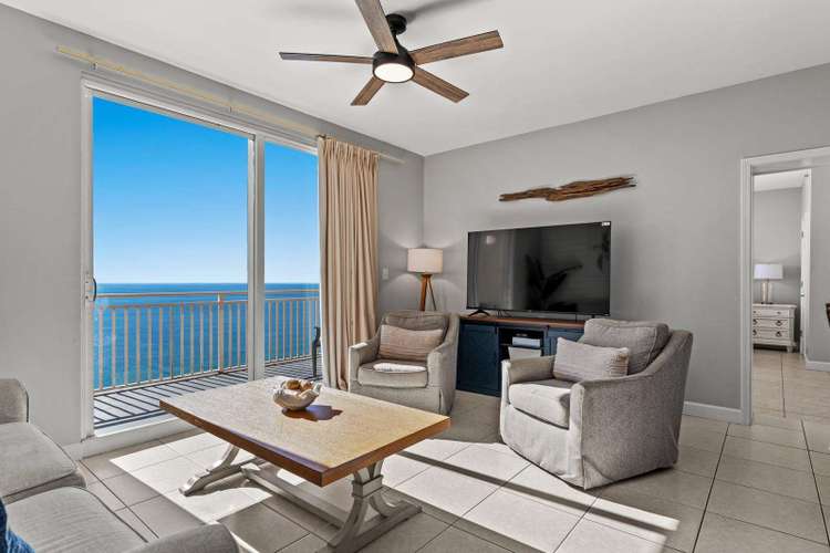 Splash Top-Floor Penthouse | 1800 sq. ft. | Free Beach Chairs! Preview 4