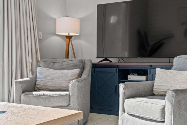 Splash Top-Floor Penthouse | 1800 sq. ft. | Free Beach Chairs! Preview 5