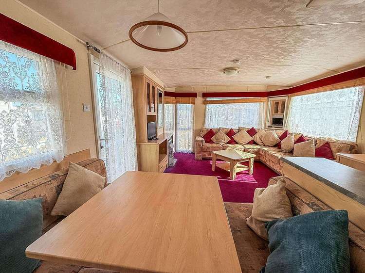 13006L⛱️ – Lees, 2 bed, 6 berth caravan with side decking, D/G & C/H. Ruby rated. Preview 4