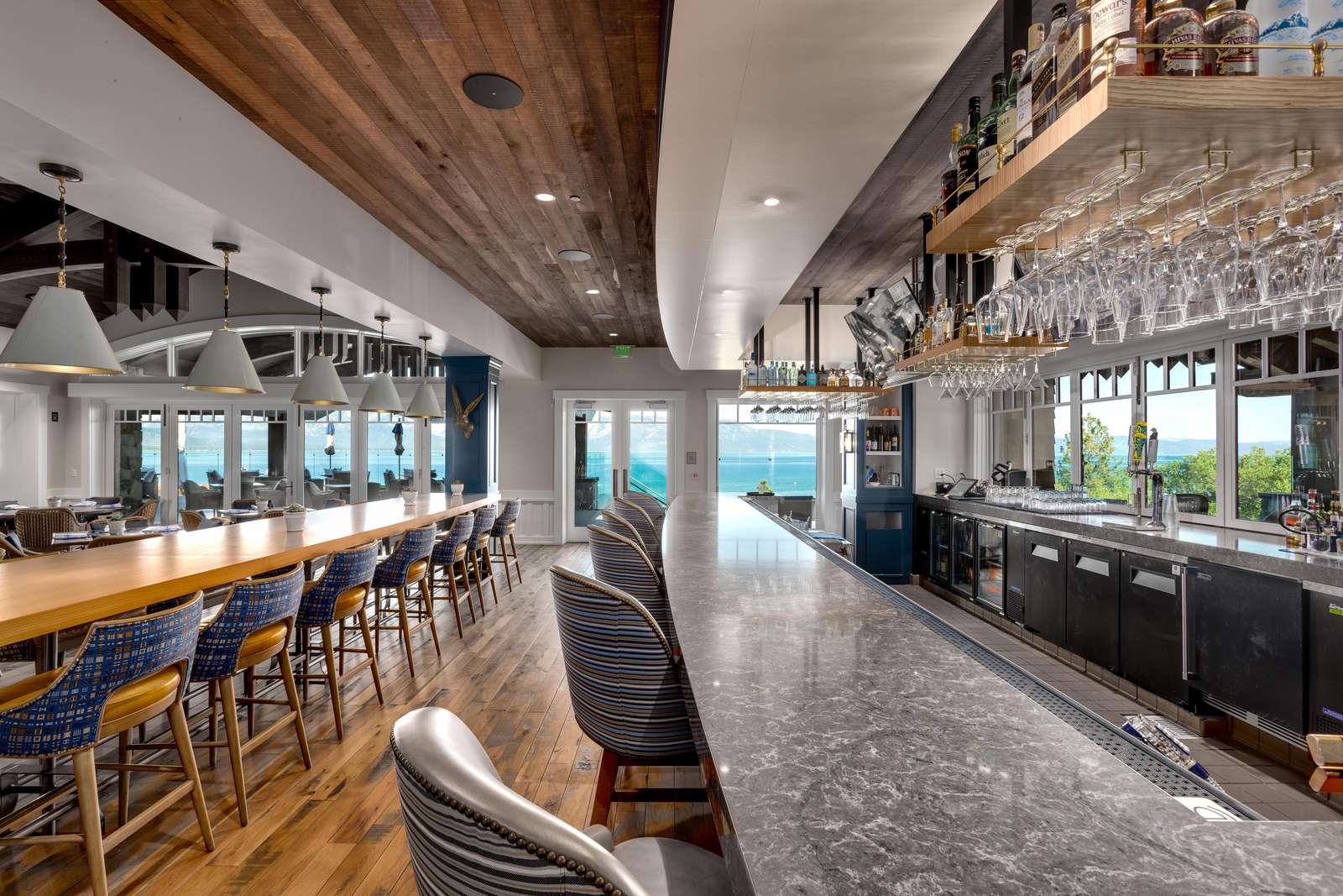 Club Bar