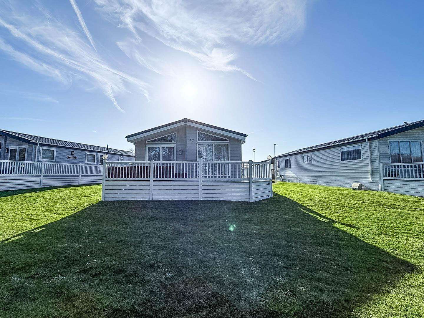 Stay in this beautiful lodge on Broadland Sands in Suffolk. The family will lvoe relaxing here - property
