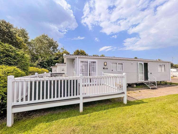 33031S⛱️ – Sunrise area, 2 bed, 6 berth caravan with decking, D/G & C/H. Diamond rated. Preview 0