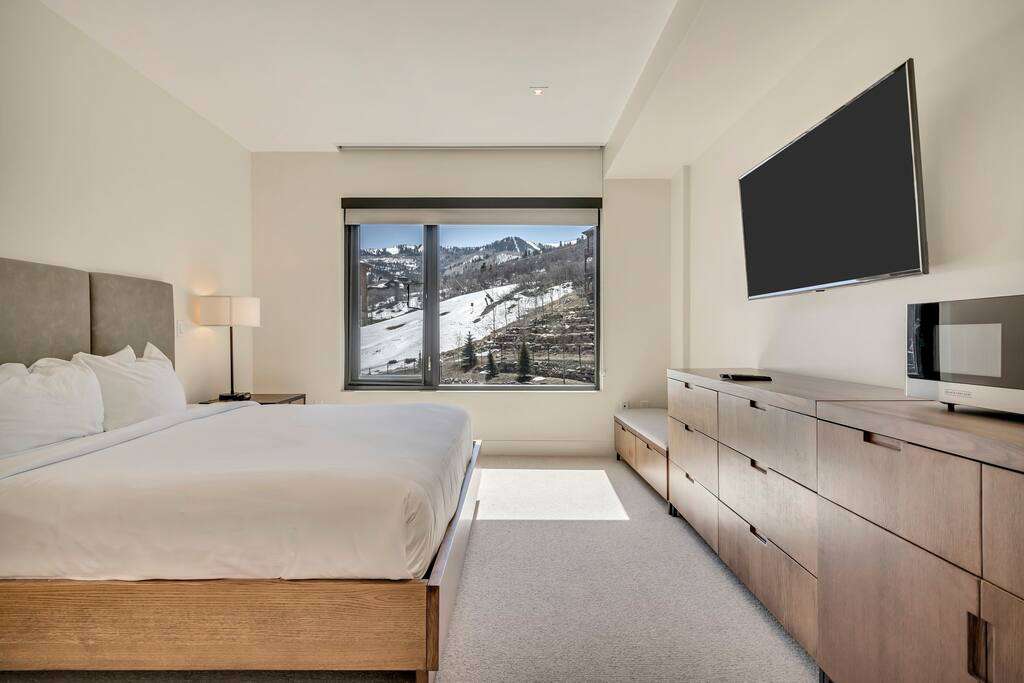 King Bedroom