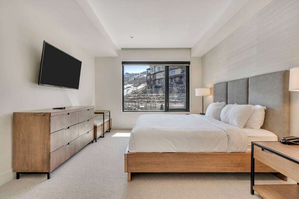 King Master at The Lift Residences Park City
