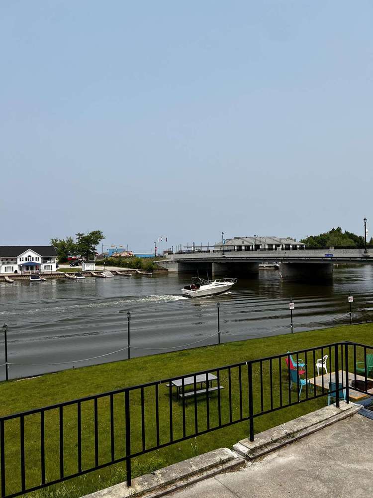 Dock Life Beach 1 - Cottage 2, Riverside 3 bedroom, 3 min walk to Beach 1 Preview 0