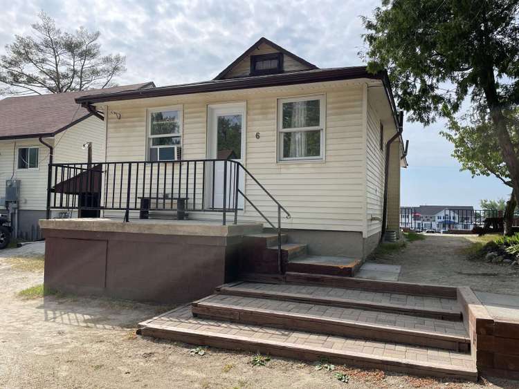 Dock Life Beach 1 - Cottage 6, Riverside Property, 2 Bdrm, 3 min walk to Beach 1 Preview 0